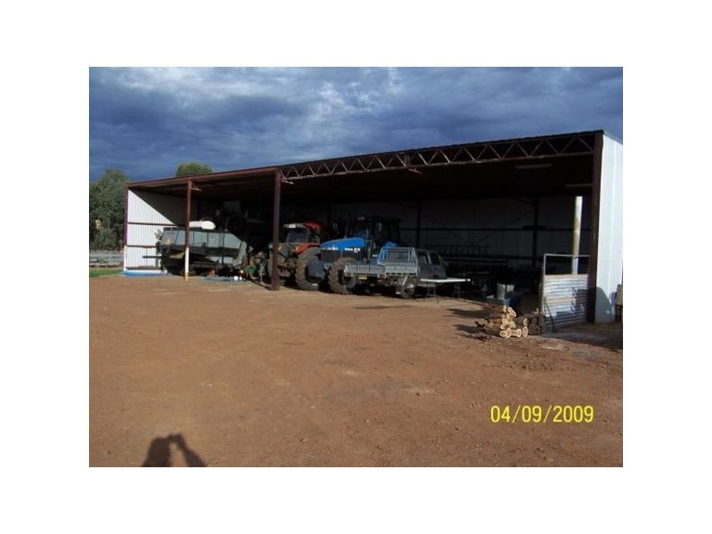 Farm  1640 Myall Park Road, Yenda NSW 2681