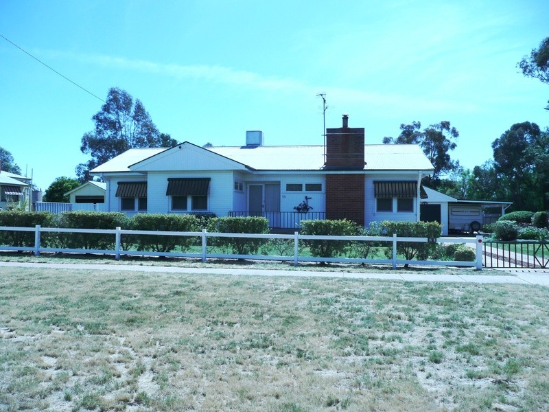 15 Hay Road, Darlington Point NSW 2706