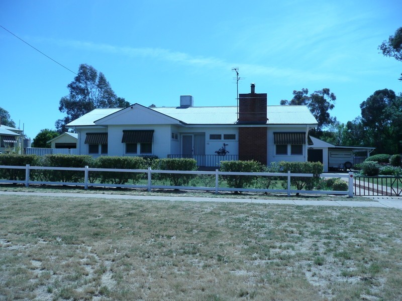 15 Hay Road, Darlington Point NSW 2706