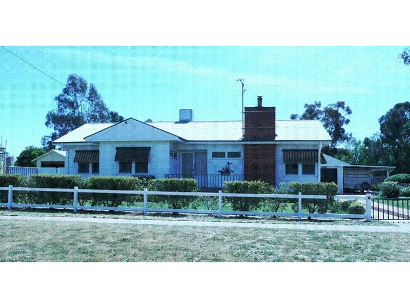 15 Hay Road, Darlington Point NSW 2706
