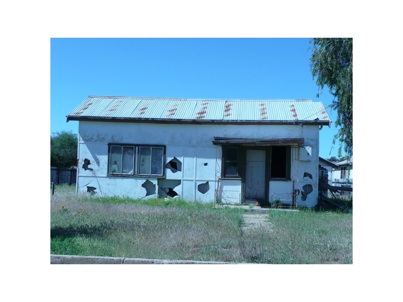 19 Hebden Street, Yoogali NSW 2680