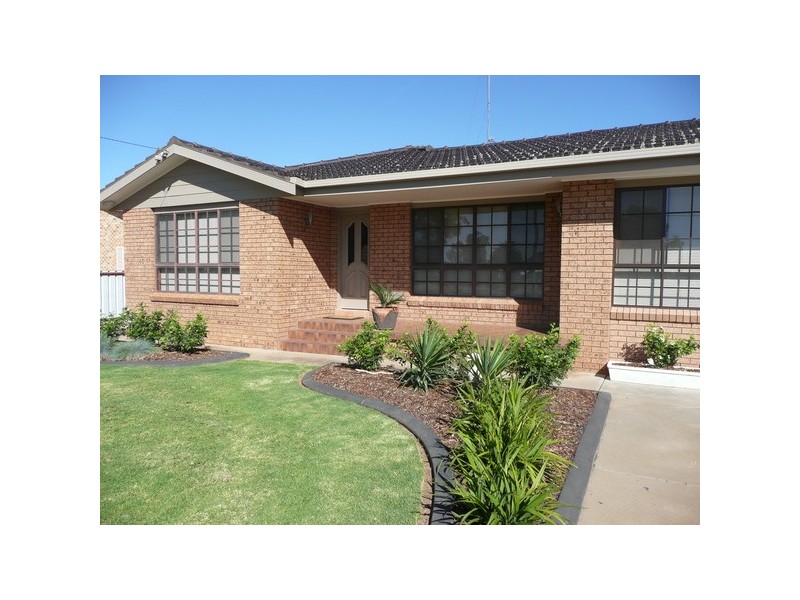 16 East Street, Yoogali NSW 2680
