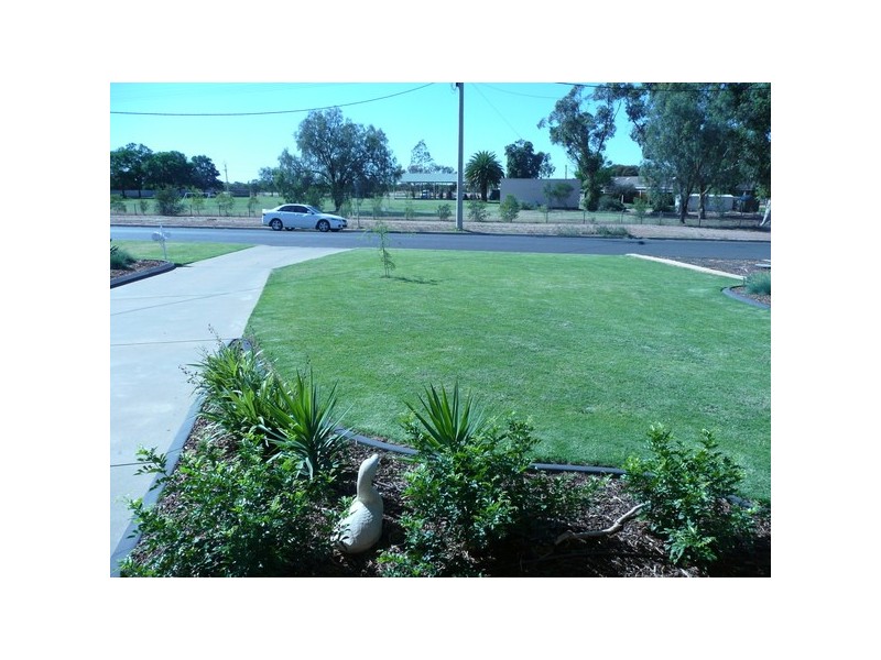 16 East Street, Yoogali NSW 2680