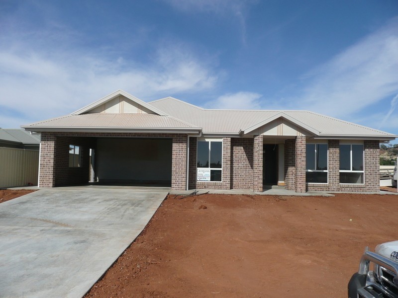 17 Tucker Street, Griffith NSW 2680