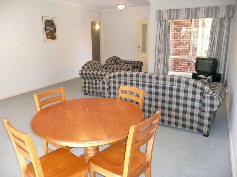 2/3 Boonah Street, Griffith NSW 2680