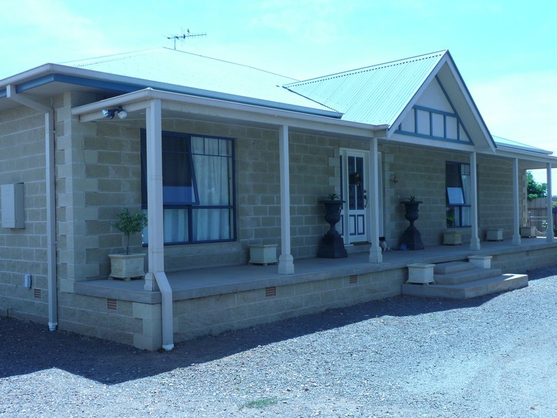 248 Ross Road, Yoogali NSW 2680