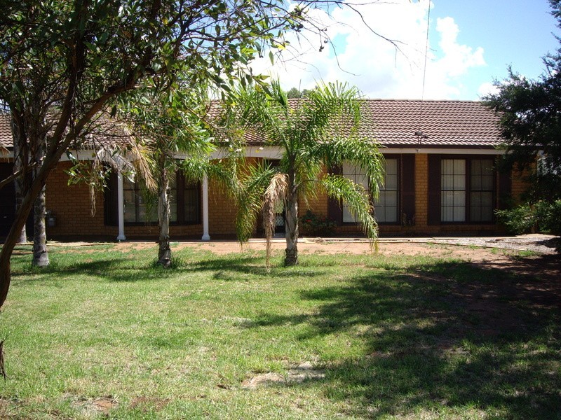 25 School Street, Hanwood NSW 2680