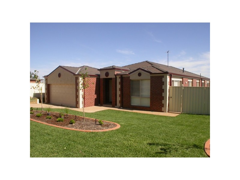 102 Wyangan Avenue, Griffith NSW 2680