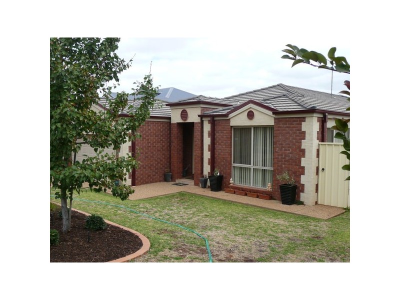 102 Wyangan Avenue, Griffith NSW 2680