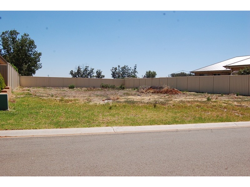 8 Simona Close, Griffith NSW 2680