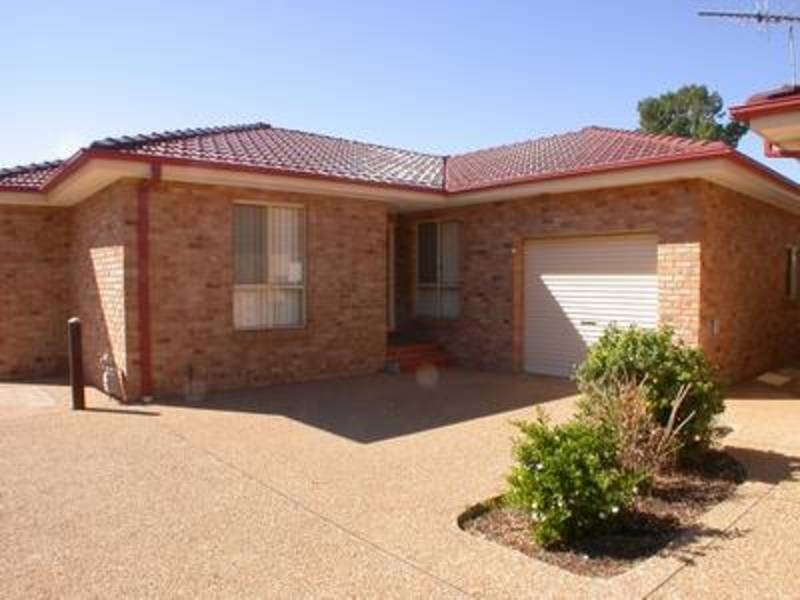 17c Clifton Boulevard, Griffith NSW 2680