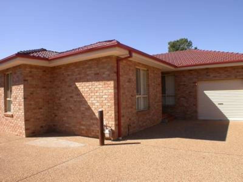 17c Clifton Boulevard, Griffith NSW 2680