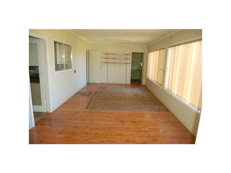 4 Carrathool Street, Griffith NSW 2680