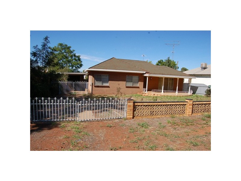 4 Carrathool Street, Griffith NSW 2680