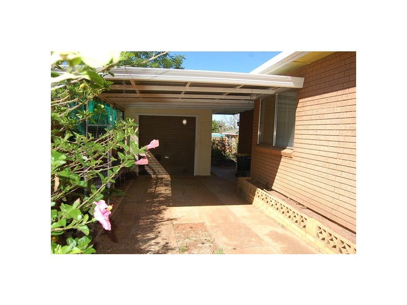 4 Carrathool Street, Griffith NSW 2680