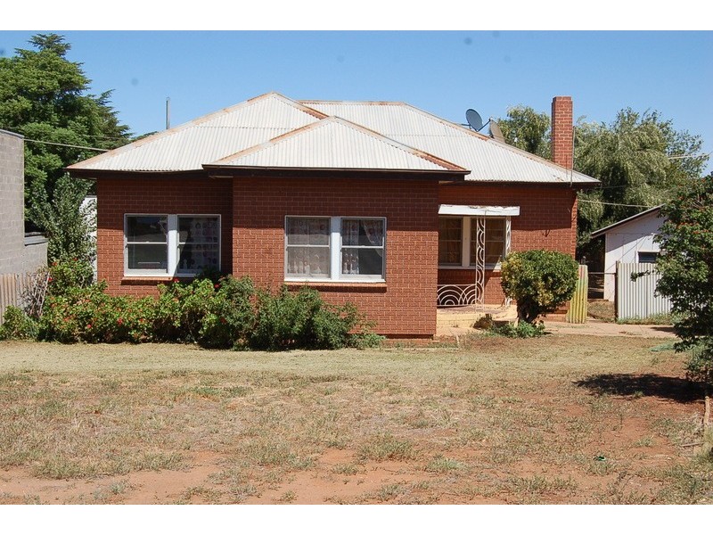 70 Benerembah Street, Griffith NSW 2680