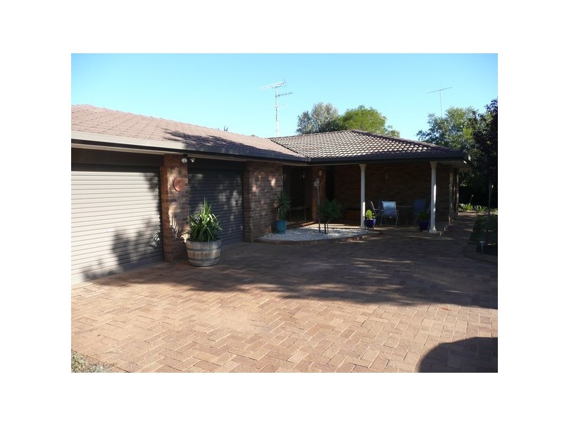 21 Myall Street, Barellan NSW 2665