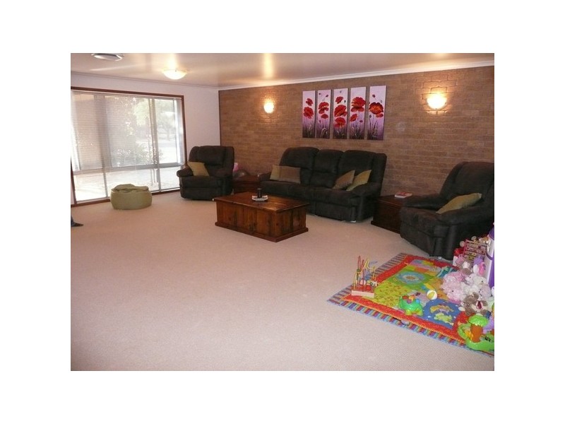 21 Myall Street, Barellan NSW 2665