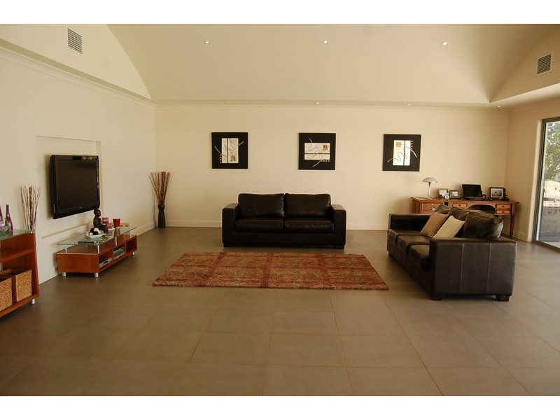 15 Gardiner Road, Yoogali NSW 2680