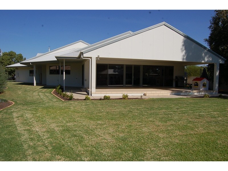 15 Gardiner Road, Yoogali NSW 2680