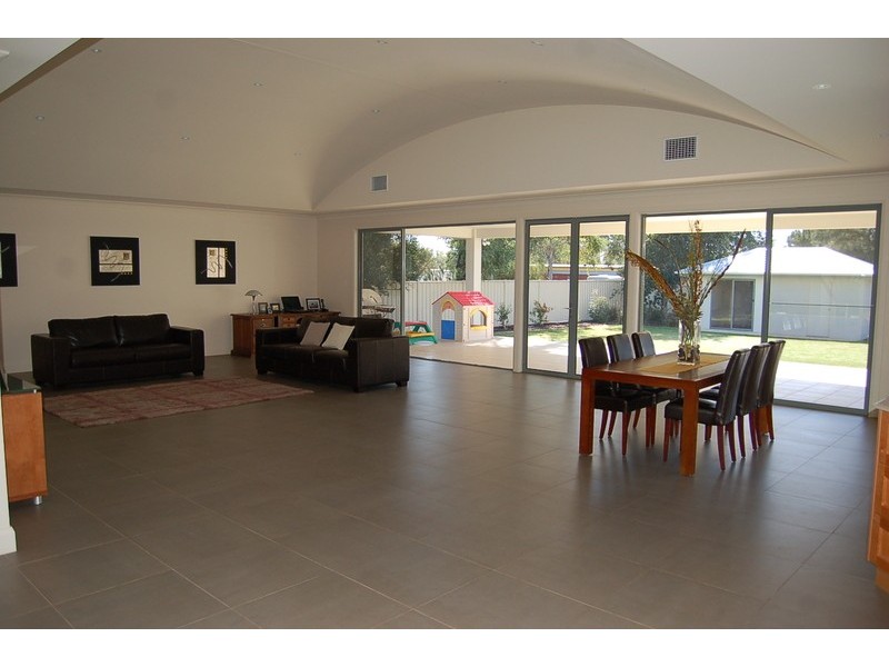 15 Gardiner Road, Yoogali NSW 2680