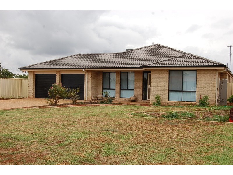 33 Dickson Road, Griffith NSW 2680