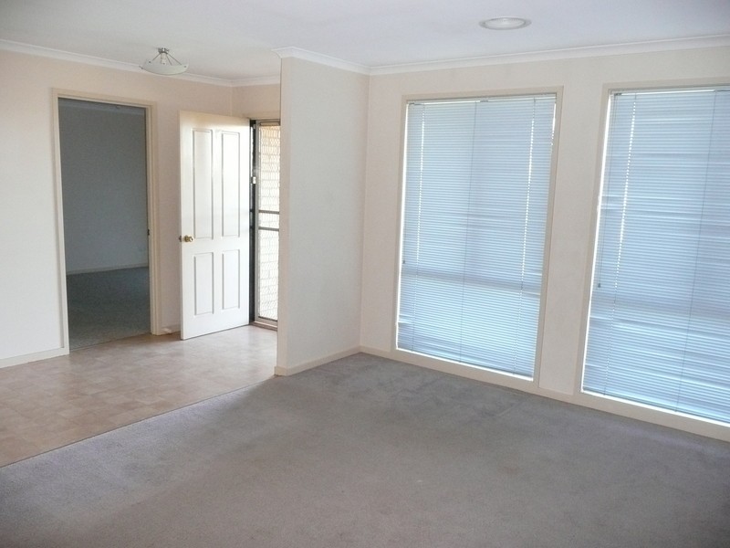 33 Dickson Road, Griffith NSW 2680