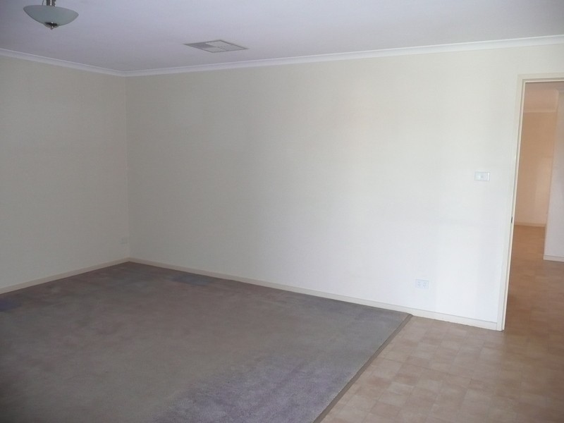 33 Dickson Road, Griffith NSW 2680