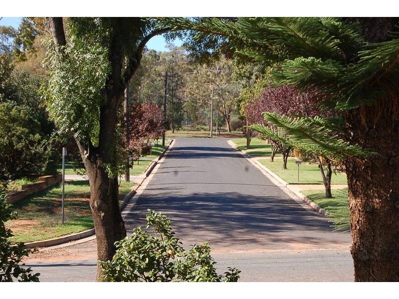 10 Thorby Crescent, Griffith NSW 2680