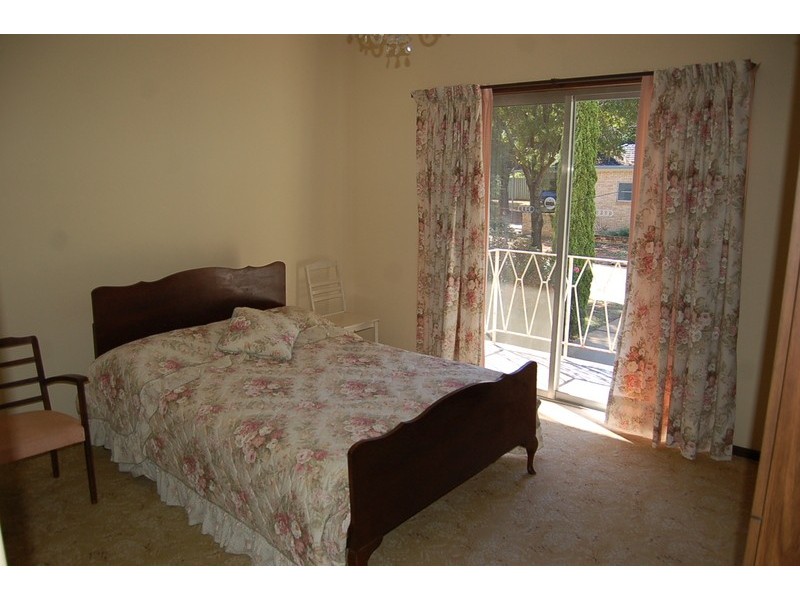 10 Thorby Crescent, Griffith NSW 2680