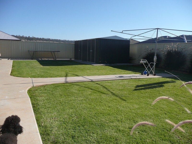 8 Gillmartin Drive, Griffith NSW 2680