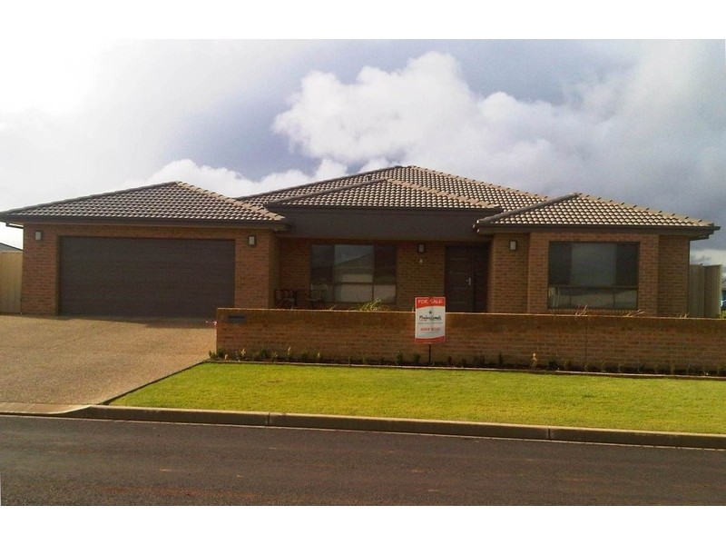 8 Gillmartin Drive, Griffith NSW 2680