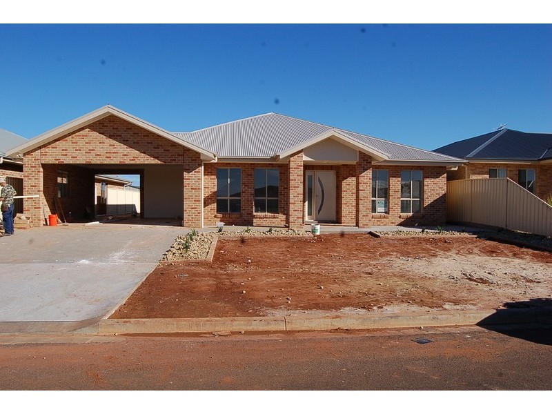 10 Bucello Street, Griffith NSW 2680