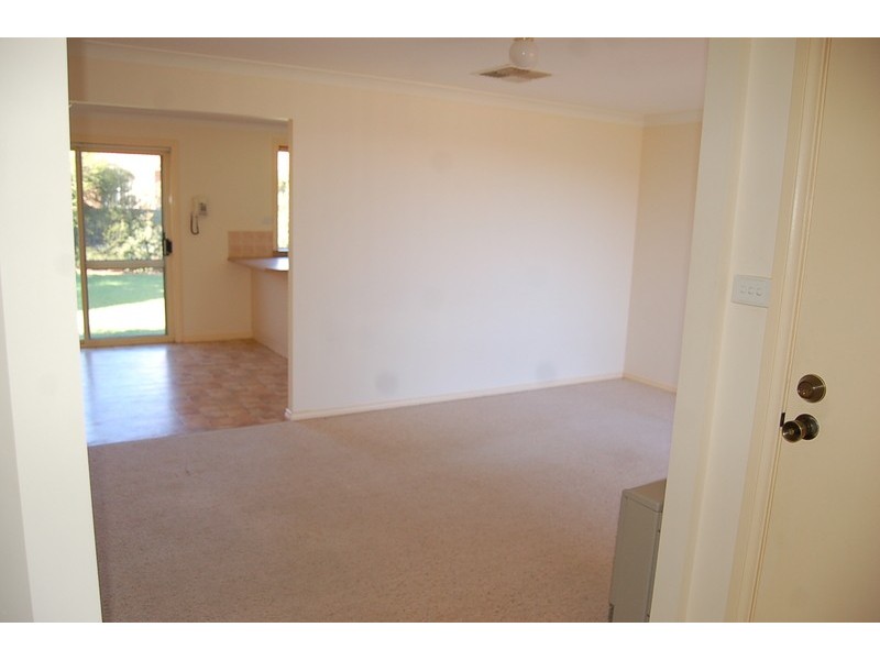 12 Northgrove Drive, Griffith NSW 2680