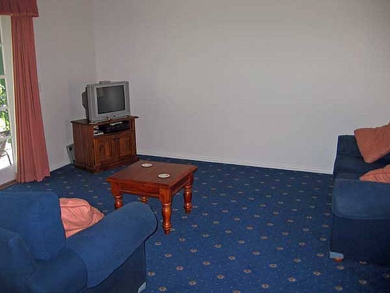 53 The Basin Road, St Georges Basin NSW 2540