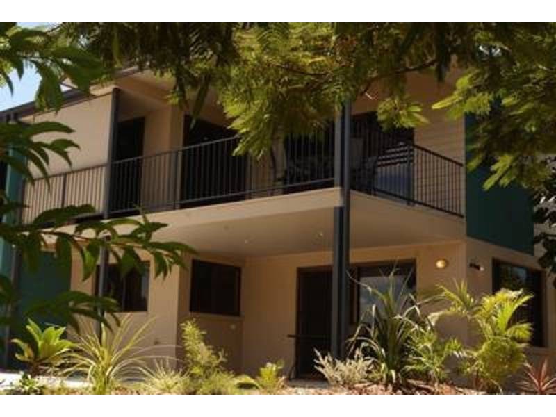 2/38 Marandowie Drive, Iluka NSW 2466