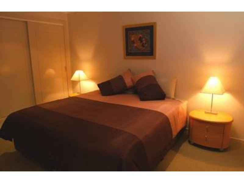 2/38 Marandowie Drive, Iluka NSW 2466