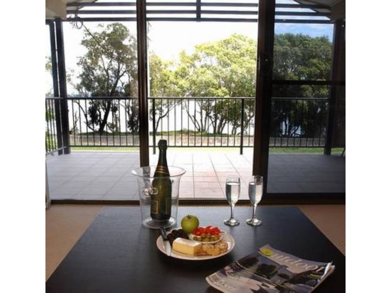 2/38 Marandowie Drive, Iluka NSW 2466