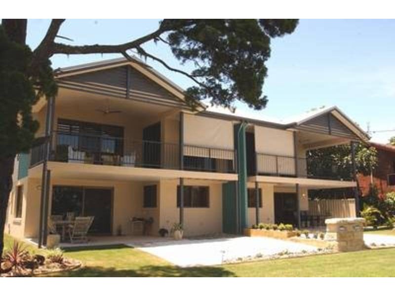 2/38 Marandowie Drive, Iluka NSW 2466