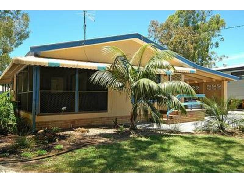 24 Marandowie Drive, Iluka NSW 2466