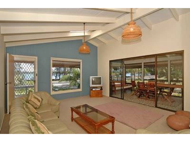 24 Marandowie Drive, Iluka NSW 2466