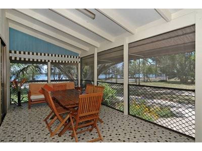 24 Marandowie Drive, Iluka NSW 2466