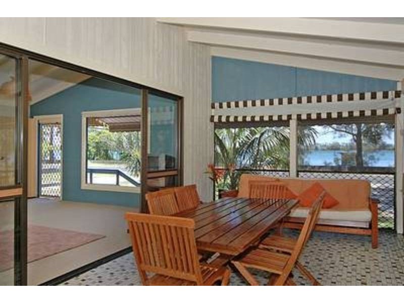 24 Marandowie Drive, Iluka NSW 2466