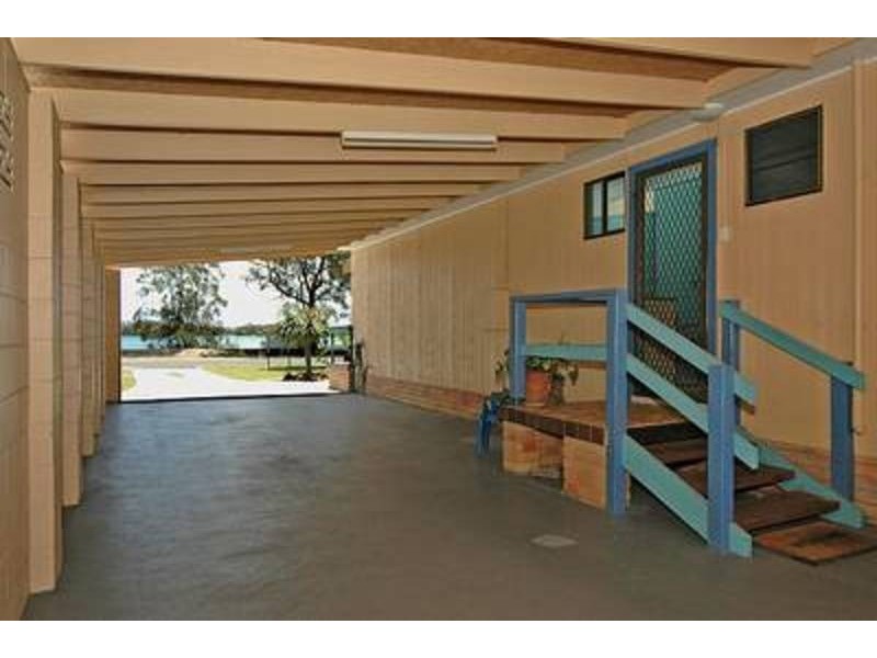 24 Marandowie Drive, Iluka NSW 2466