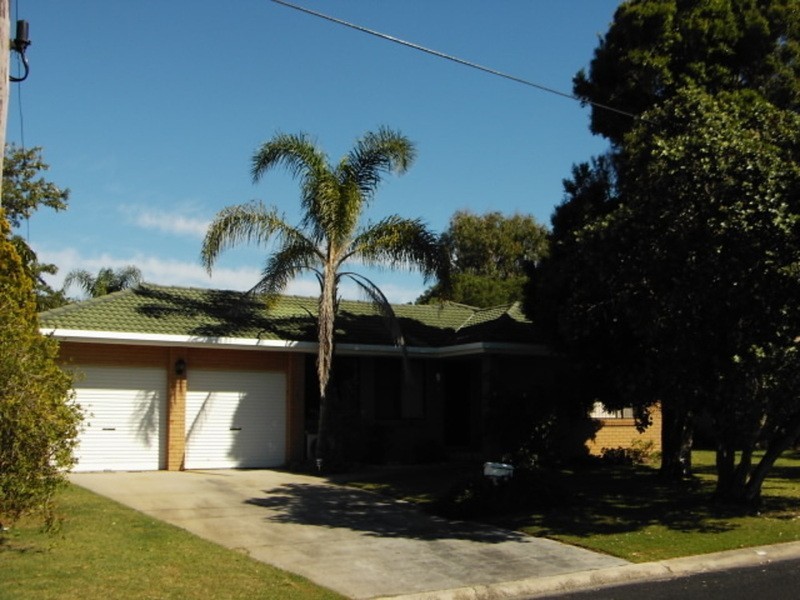 4 Ballanda Crescent, Iluka NSW 2466