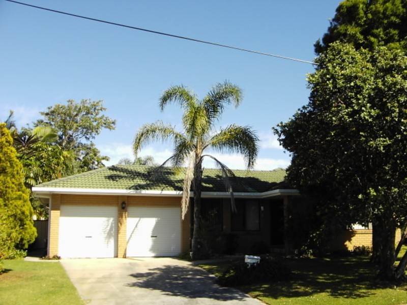 4 Ballanda Crescent, Iluka NSW 2466