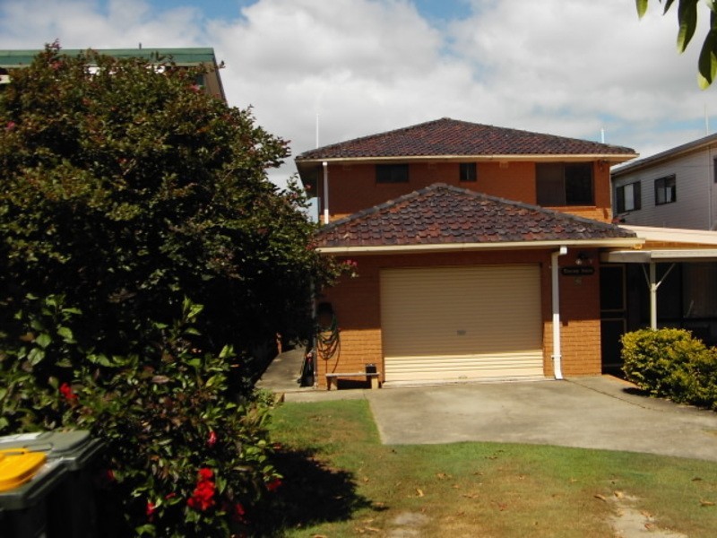 4 Thompson Street, Iluka NSW 2466