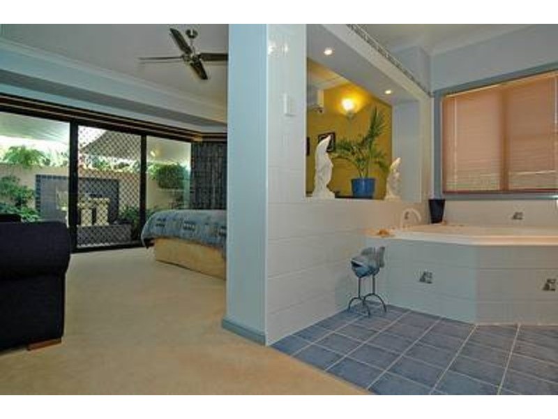 10 Conrad Close, Iluka NSW 2466