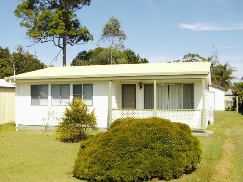8 Hogan Street, Iluka NSW 2466