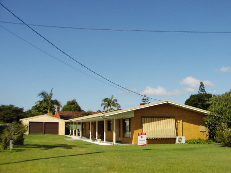 10 Micalo Street, Iluka NSW 2466